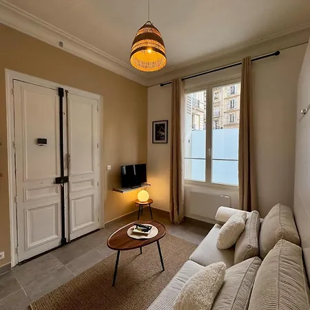 Appartamento Charming Renovated Studio, Near Saint-lazare, *
