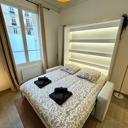 Charming Renovated Studio, Near Saint-lazare, Appartamento