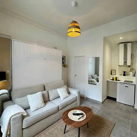 Appartamento Charming Renovated Studio, Near Saint-lazare, *